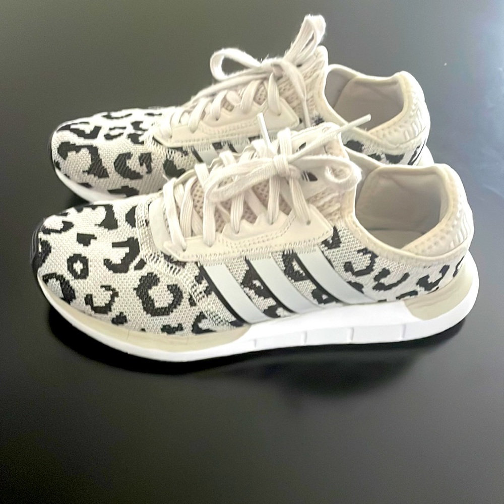 COPY - Adidas Swift Run X Animal Print
